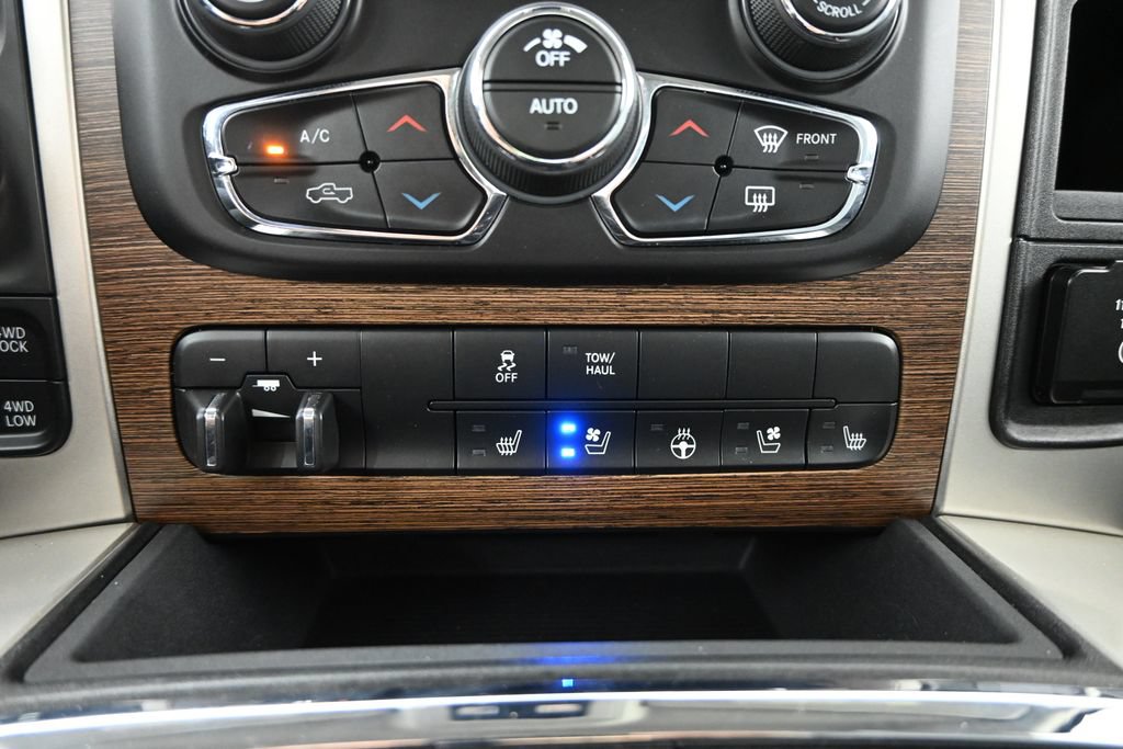 Used 2016 RAM 1500 Laramie w/ Convenience Group AWD/4WD image 31