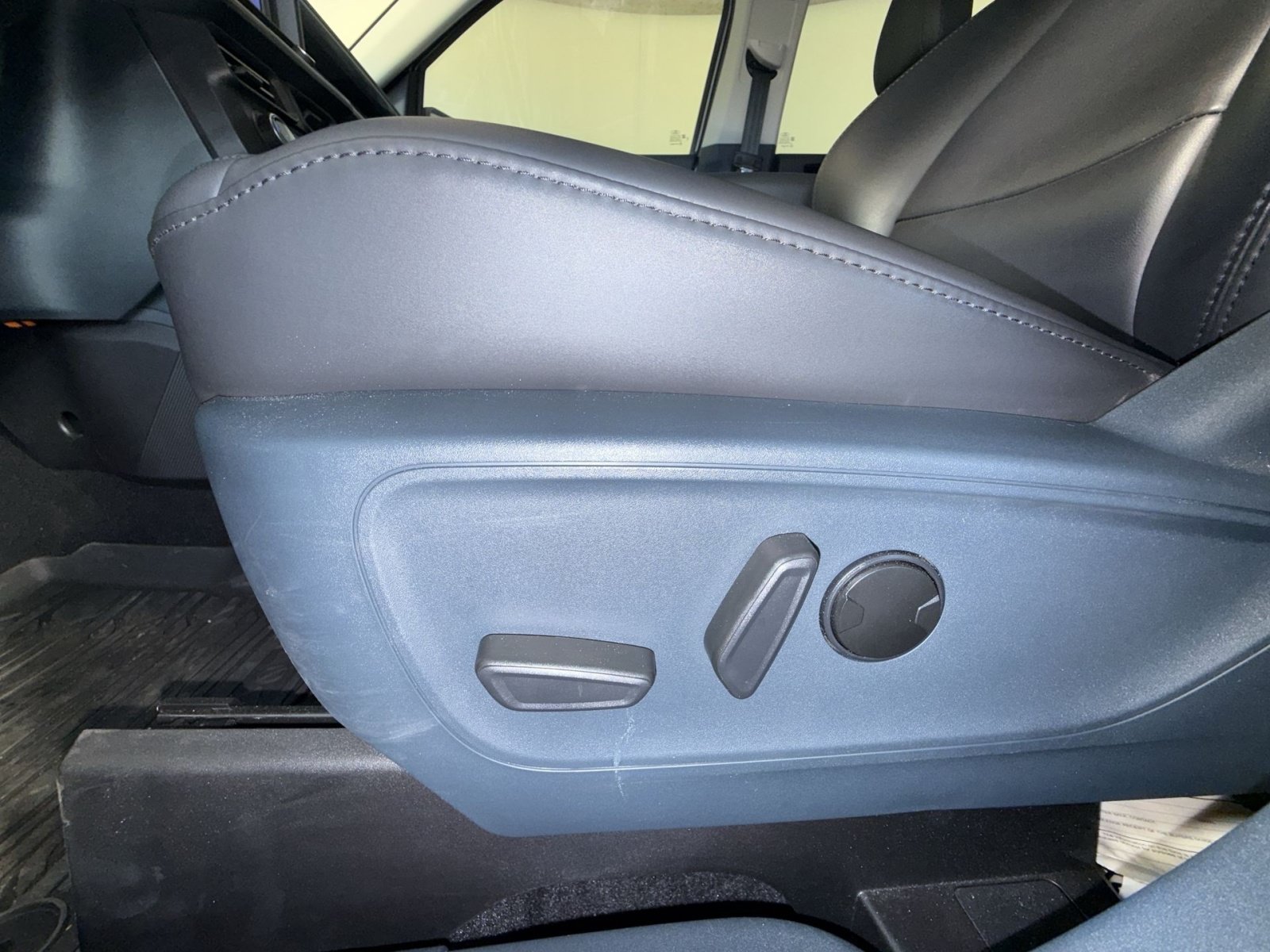 Used 2024 Ford Maverick Lariat w/ Black Appearance Package AWD/4WD image 14