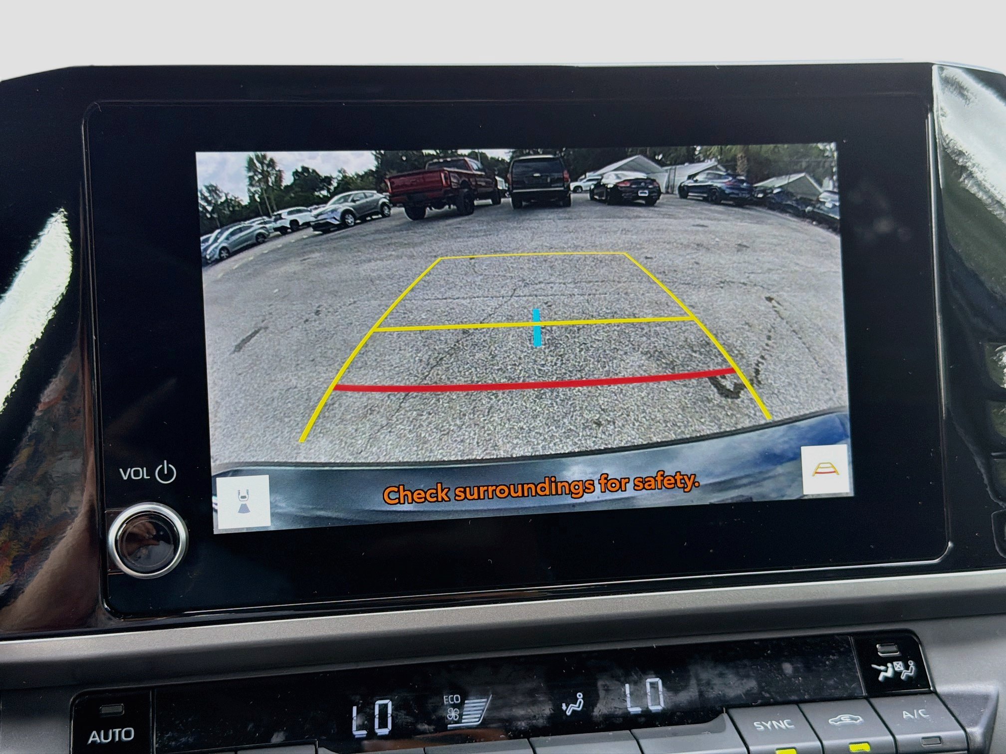 Used 2025 Toyota Camry SE FWD image 32