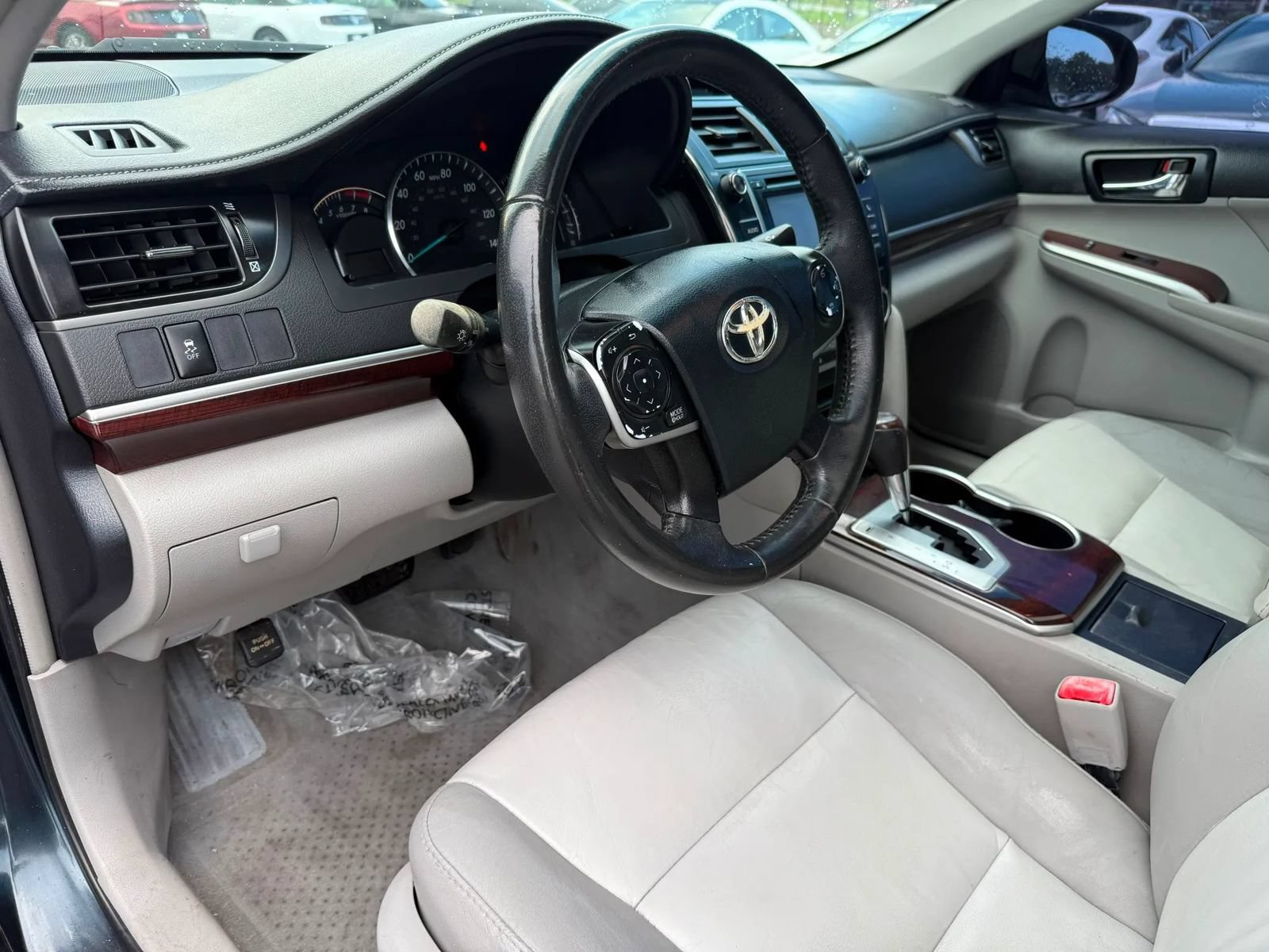 Used 2012 Toyota Camry XLE FWD image 38