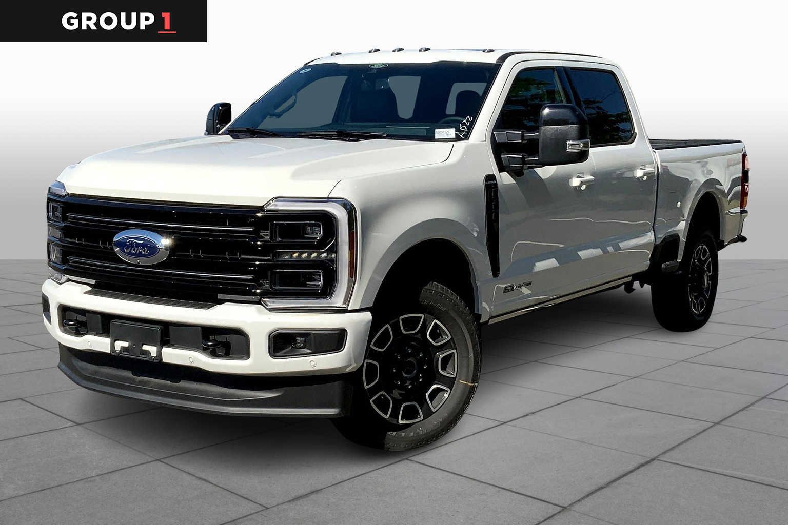 New 2025 Ford F350 Platinum w/ FX4 Off-Road Package