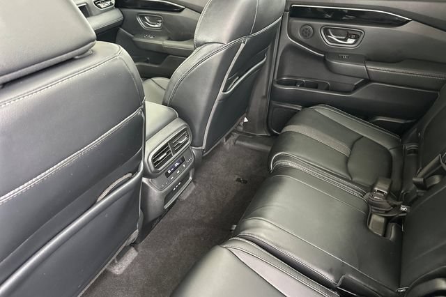 Used 2025 Honda Pilot Touring image 14