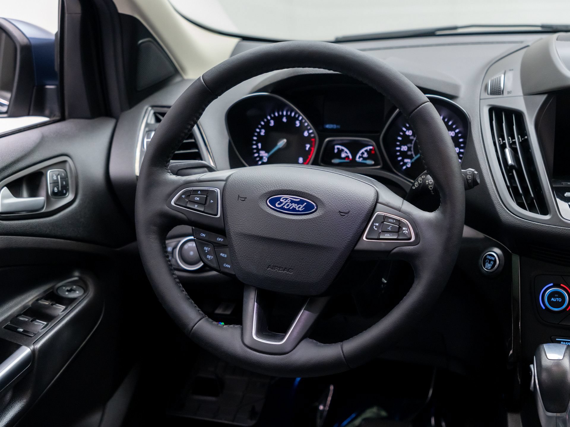 Used 2018 Ford Escape Titanium AWD/4WD image 12