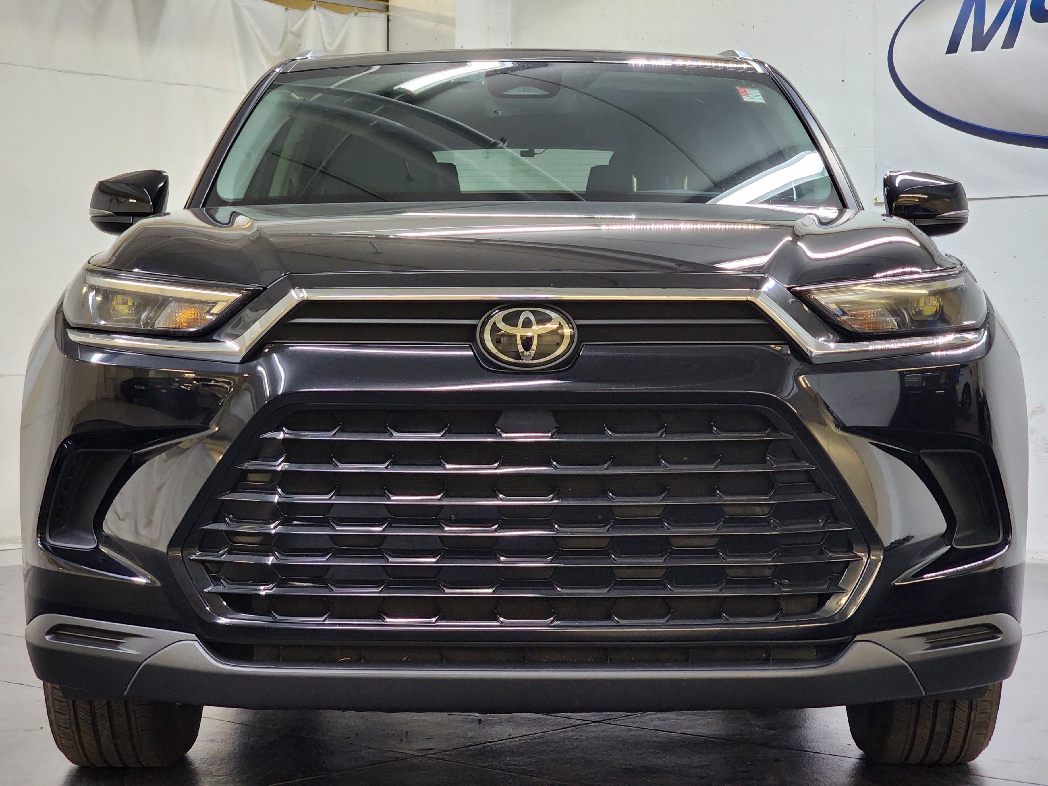 Used 2024 Toyota Grand Highlander AWD image 13