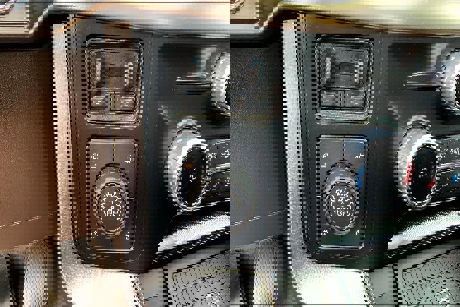 Certified 2023 Ford F150 King Ranch w/ Equipment Group 601A High image 32