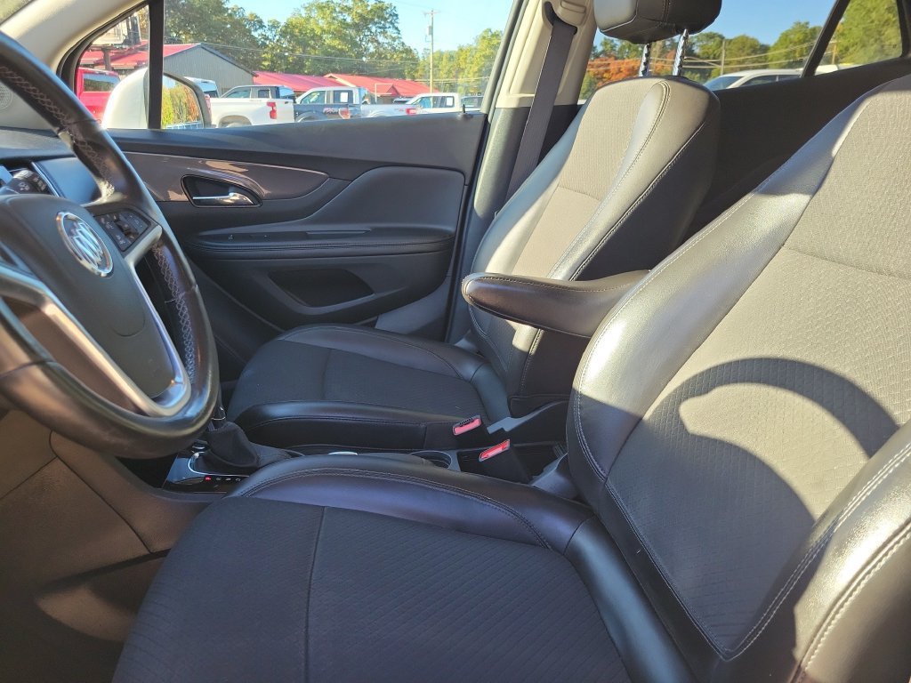 Used 2022 Buick Encore Preferred AWD/4WD image 16