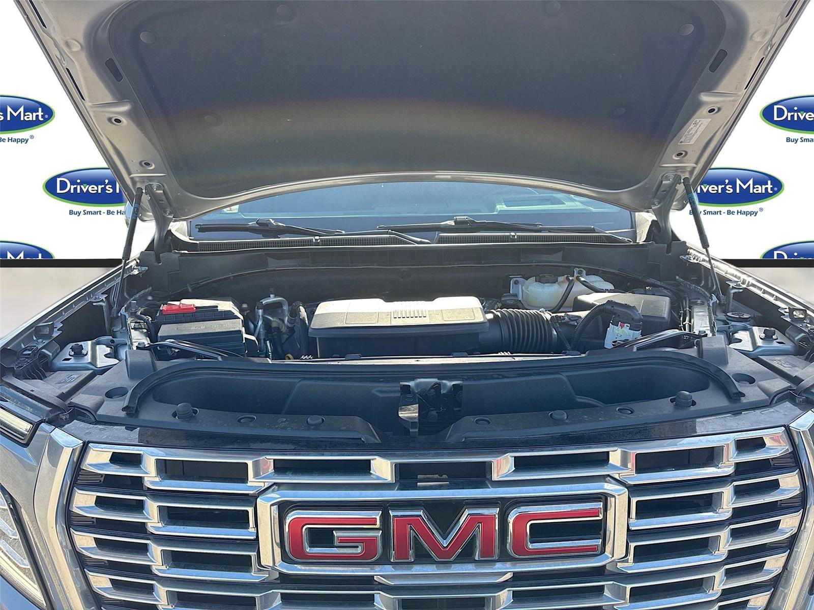Used 2025 GMC Yukon Denali image 32