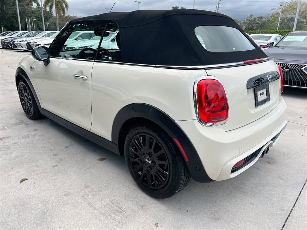 Used 2019 MINI Cooper S w/ Signature Upholstery Package image 5