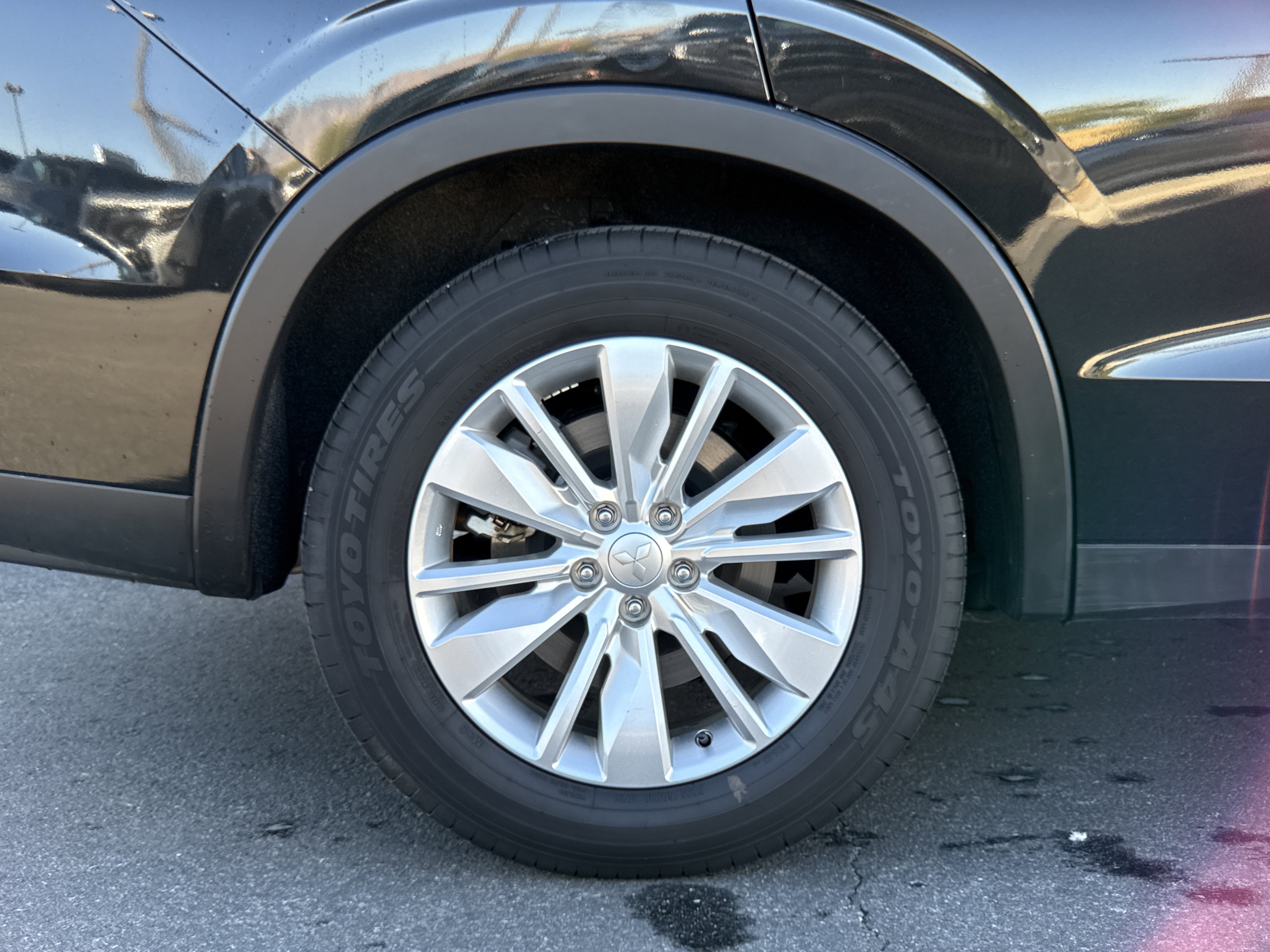 Used 2025 Mitsubishi Outlander ES image 35