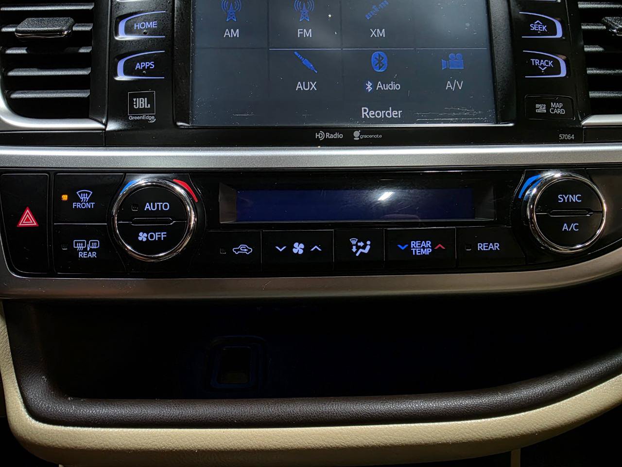 Used 2015 Toyota Highlander Limited AWD/4WD image 37