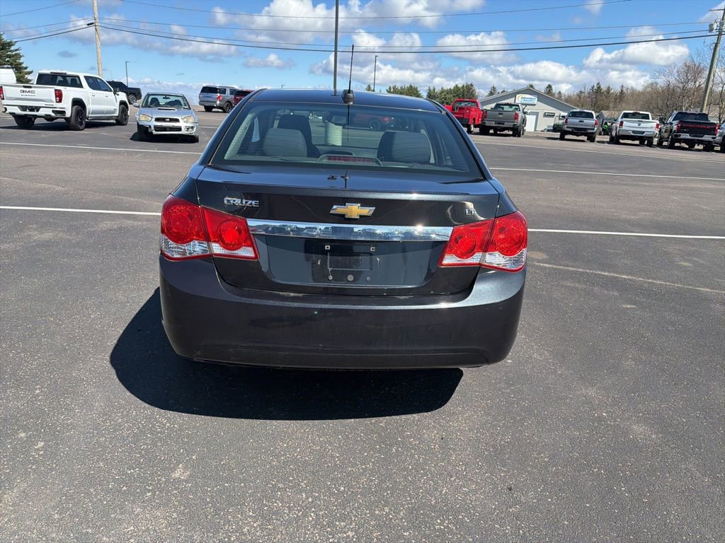 Used 2016 Chevrolet Cruze LT w/ Sun And Sound Package FWD image 6