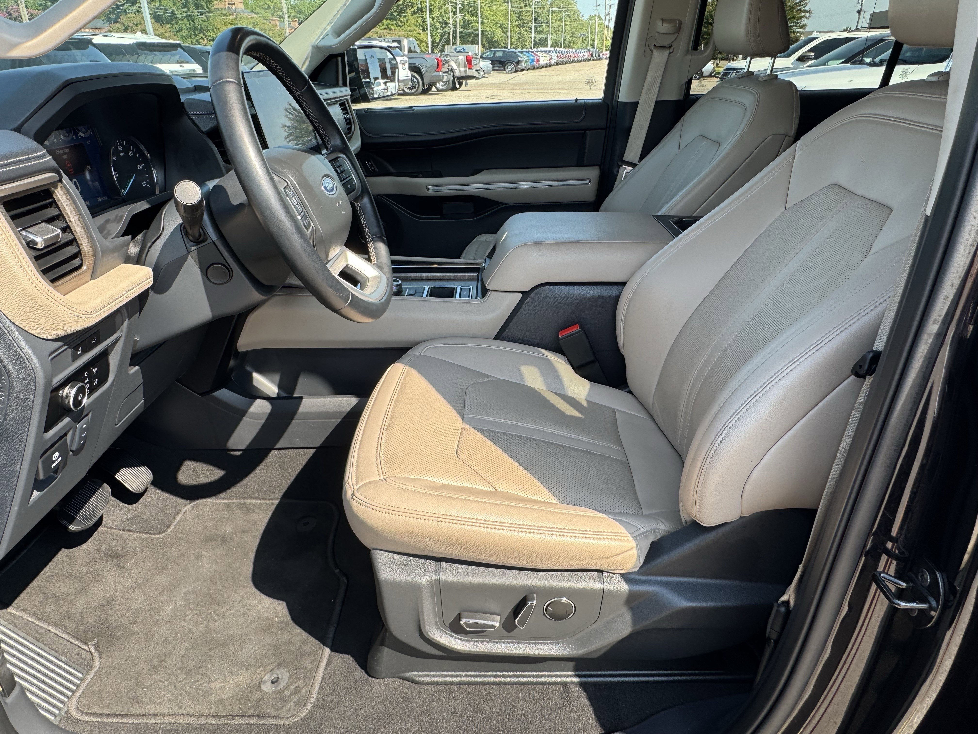 Certified 2024 Ford Expedition Limited image 10
