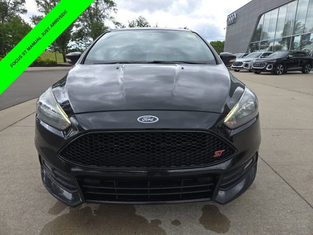 Used 2017 Ford Focus ST FWD image 2