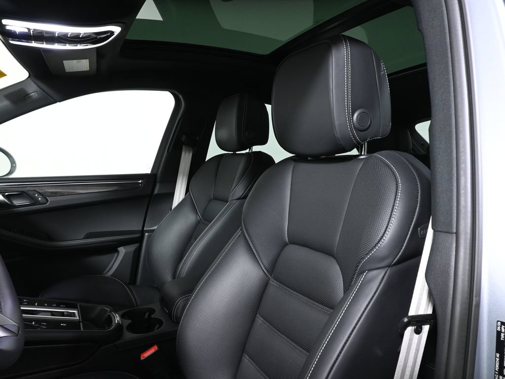 Used 2026 Porsche Macan S AWD/4WD image 6