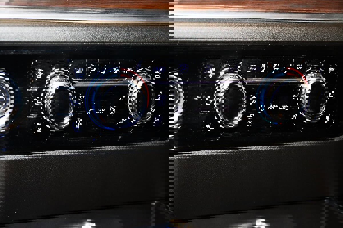 Used 2023 GMC Sierra 1500 SLT w/ SLT Convenience Package image 50