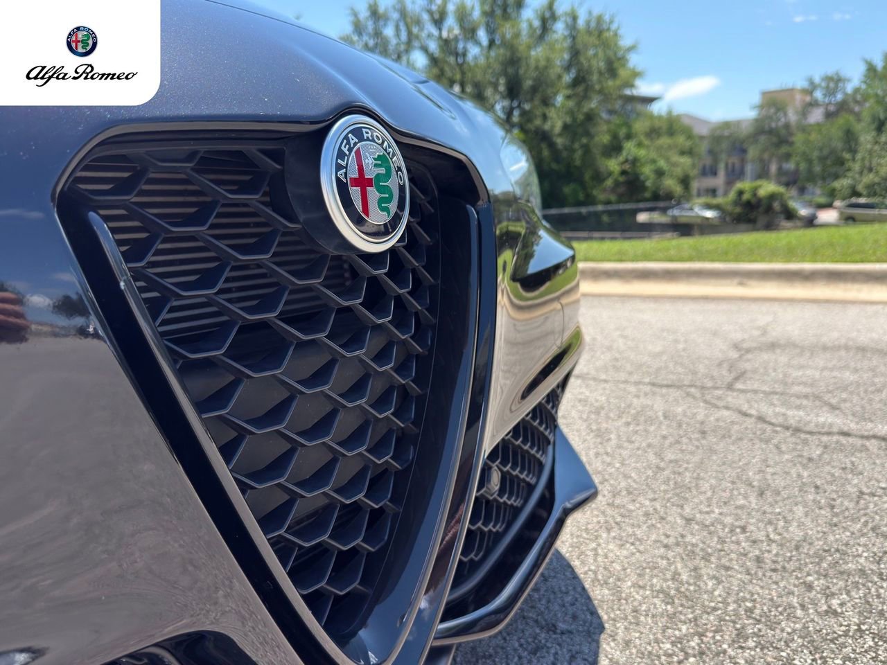 Used 2023 Alfa Romeo Giulia Veloce RWD image 4