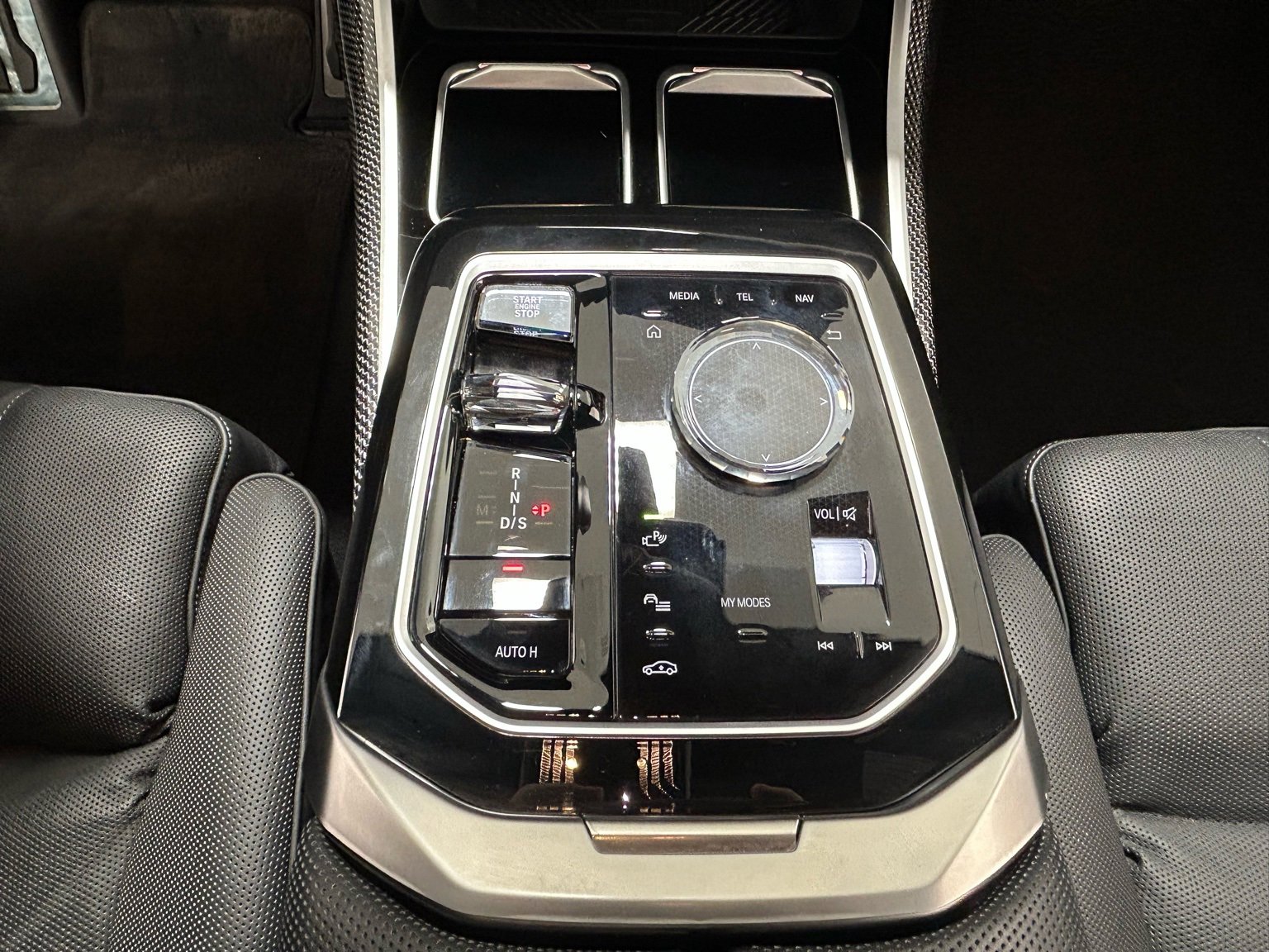 Used 2023 BMW 760i xDrive image 23