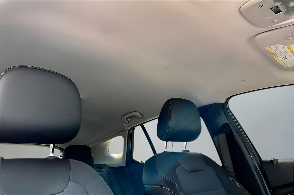 Used 2025 Chevrolet Trax LT FWD image 27