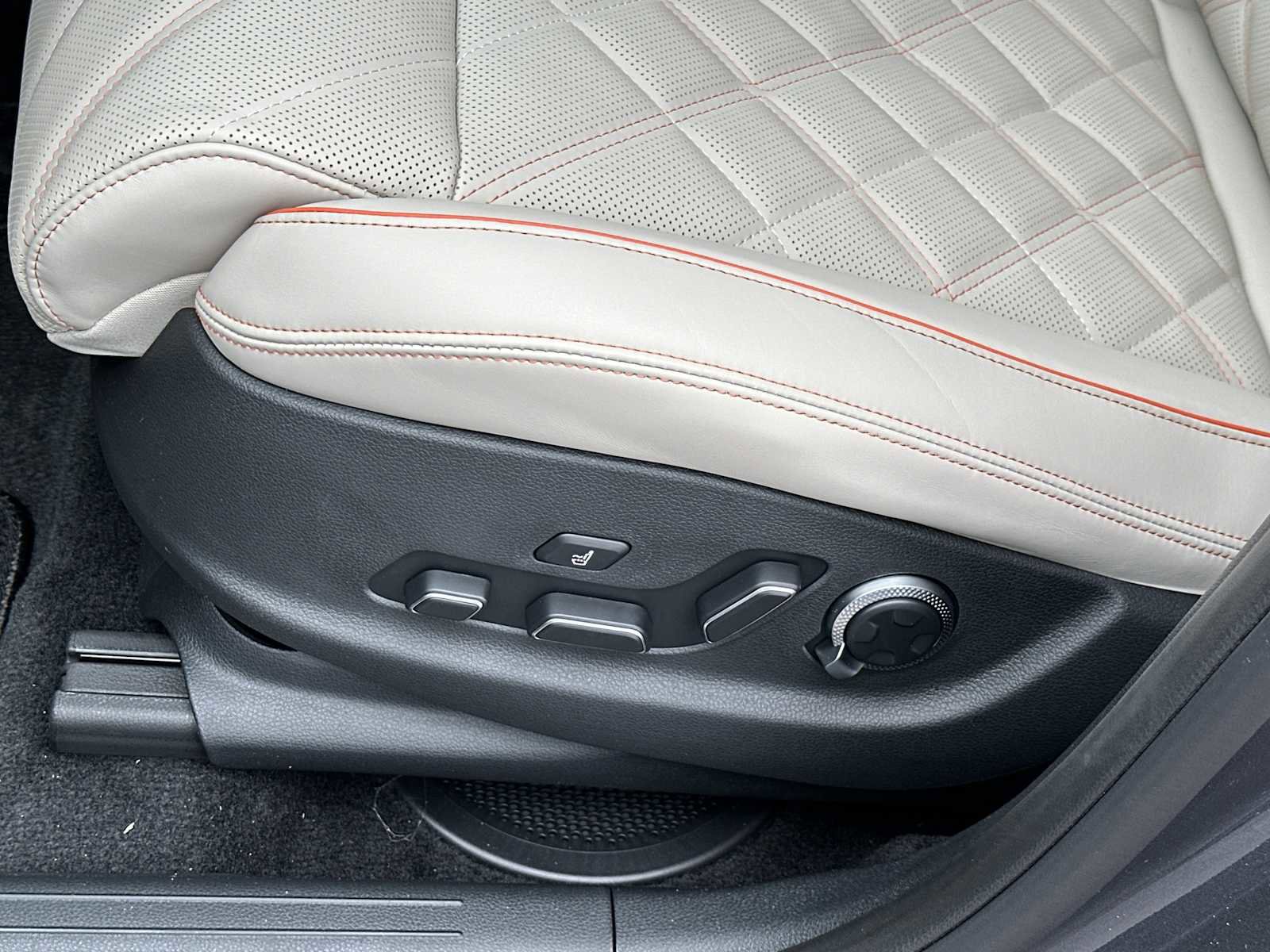 New 2026 Genesis GV70 3.5T Sport Prestige AWD/4WD image 10