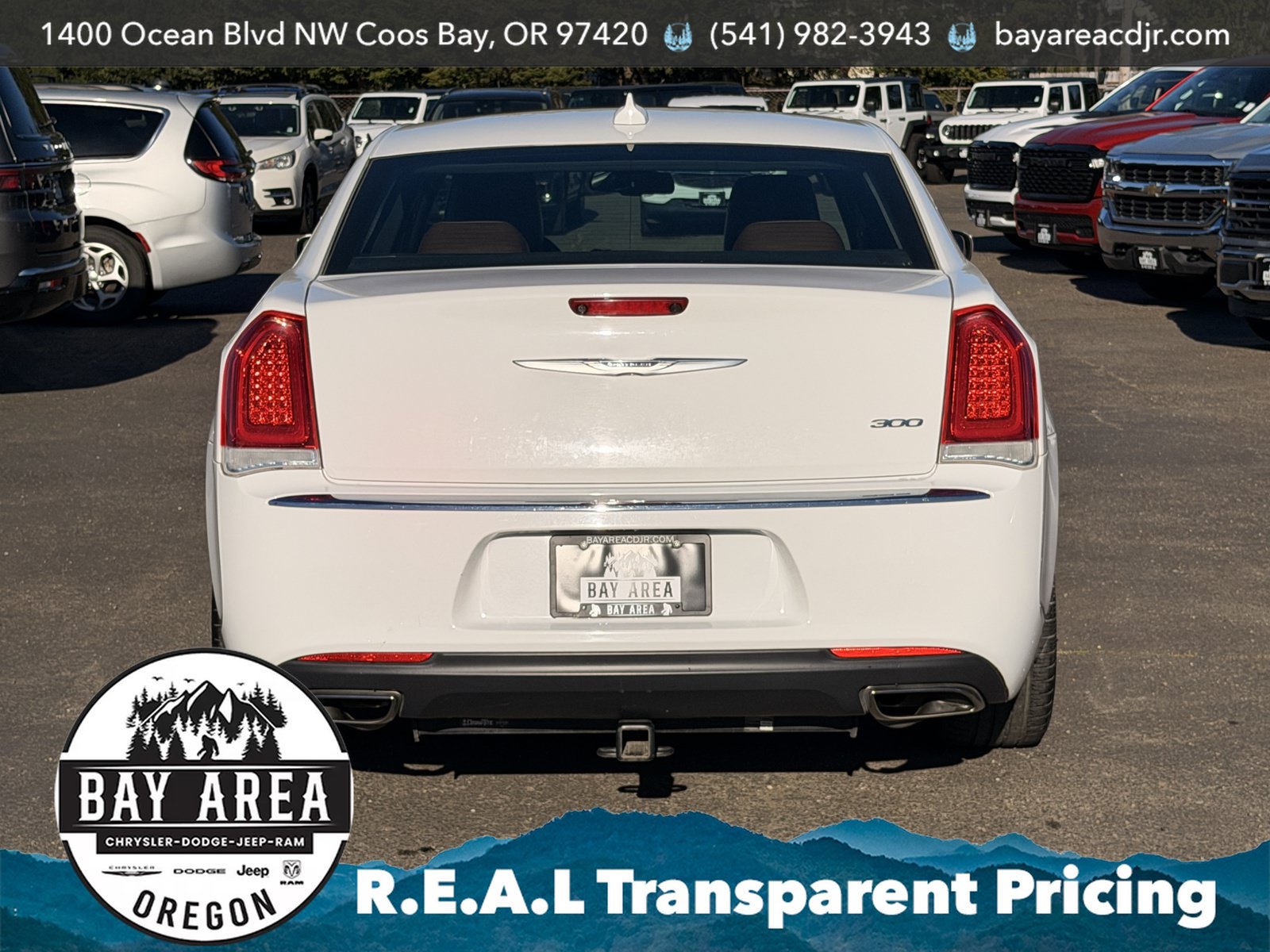 Used 2019 Chrysler 300 Limited w/ Light Group RWD image 6
