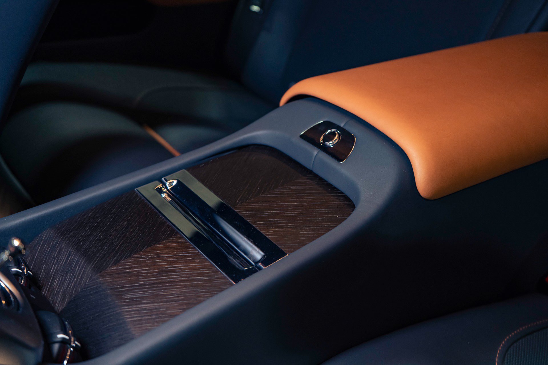 Used 2018 Rolls-Royce Wraith RWD image 44