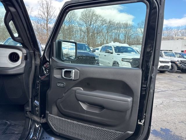 Used 2025 Jeep Wrangler Sport S image 38