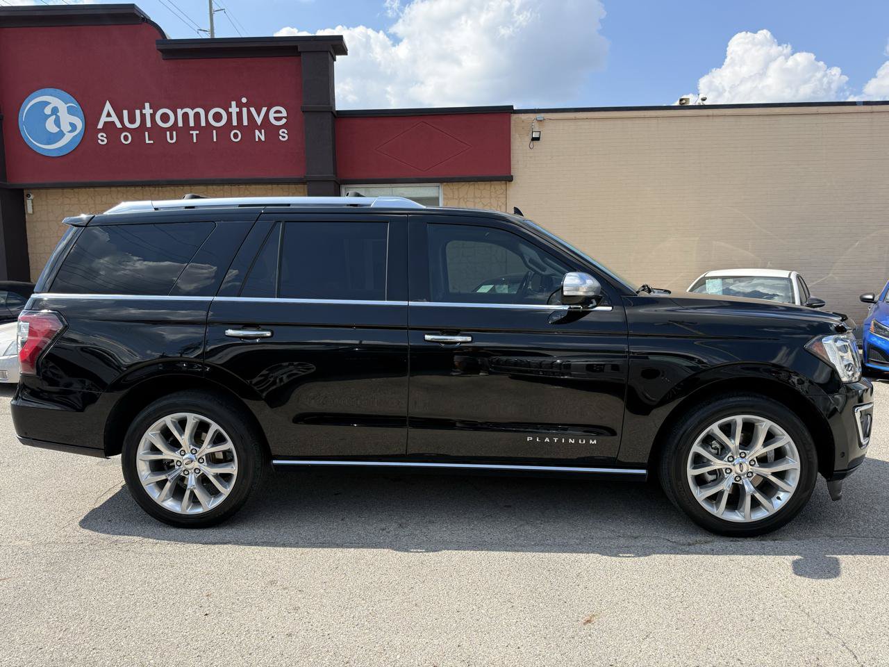 Used 2018 Ford Expedition Platinum AWD/4WD image 4