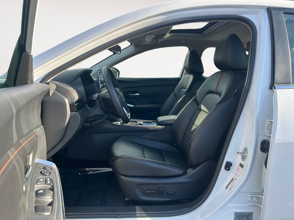 Used 2023 Nissan Sentra SR w/ SR Premium Package image 15