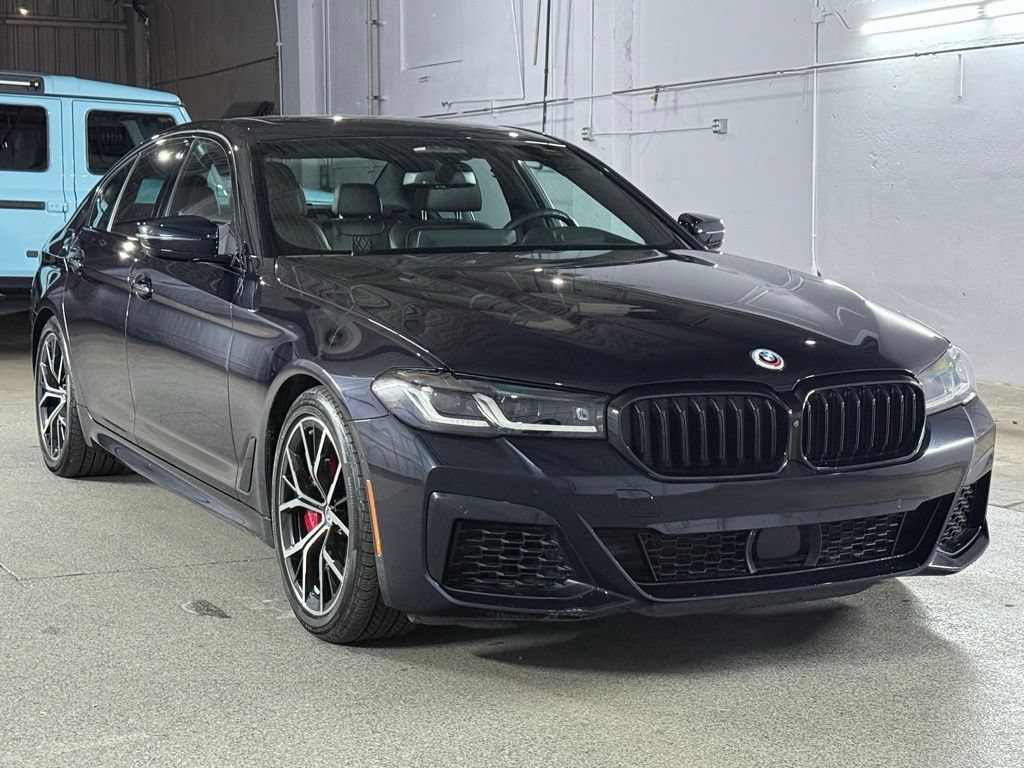 Used 2022 BMW M550i xDrive w/ Dynamic Handling Package AWD/4WD image 3