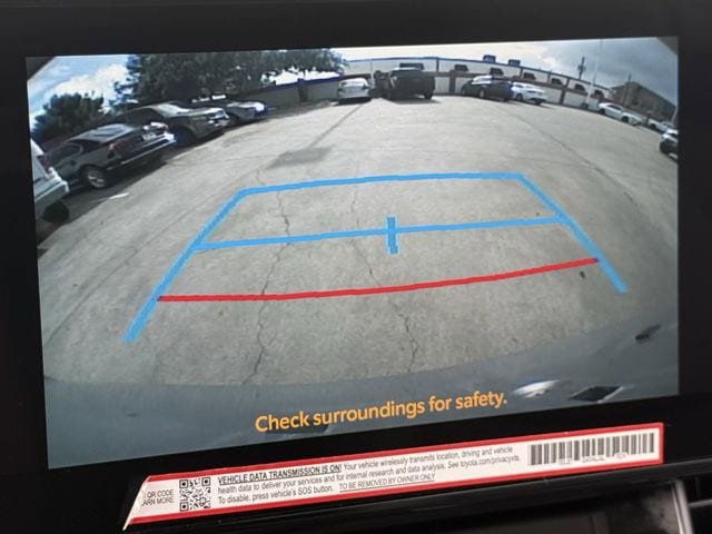 Used 2025 Toyota Sienna XLE FWD image 18