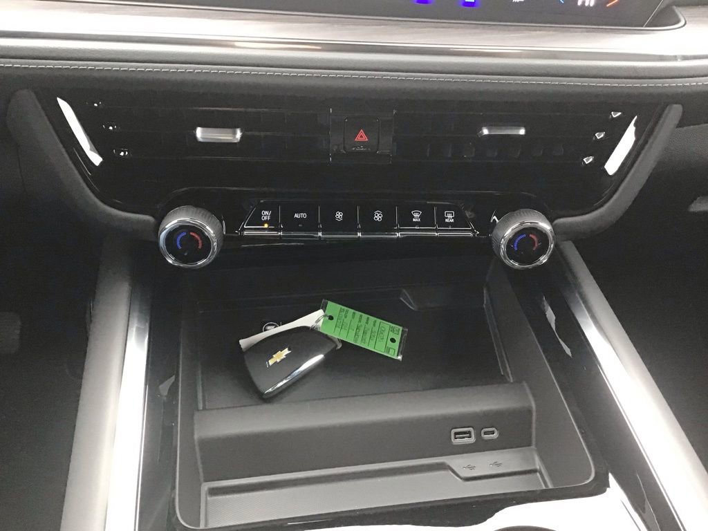 New 2026 Chevrolet Suburban LT w/ Comfort Package image 44