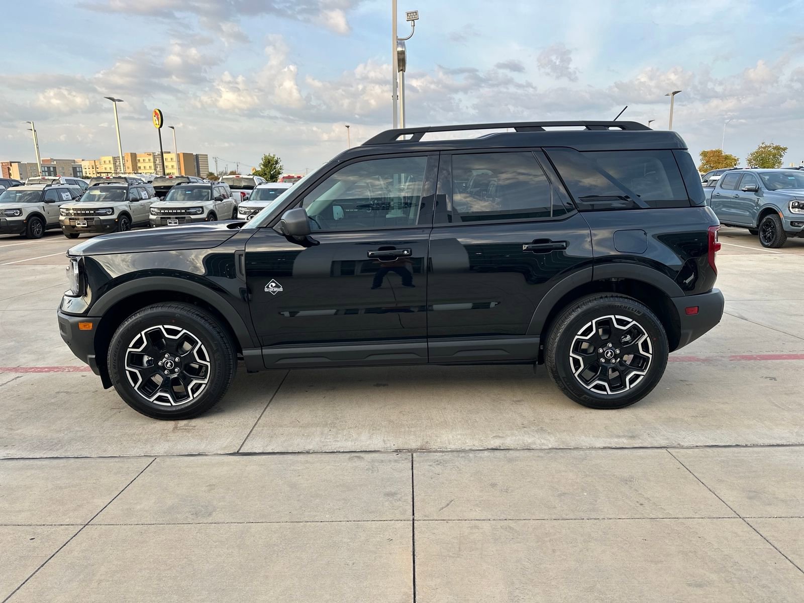 New 2025 Ford Bronco Sport Outer Banks w/ Outer Banks Tech Package+ AWD/4WD image 2