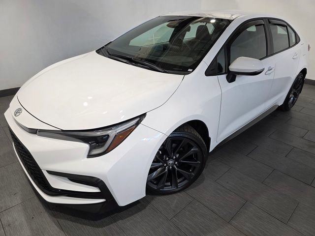 Used 2023 Toyota Corolla SE w/ Carpet Mat Package (TMS) image 1
