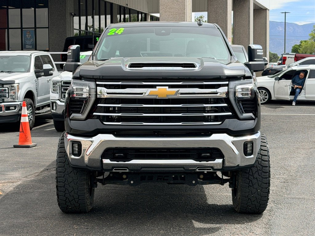 Used 2024 Chevrolet Silverado 2500 LTZ AWD/4WD image 42