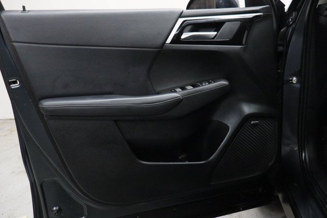 Used 2025 Mitsubishi Outlander SE FWD image 18