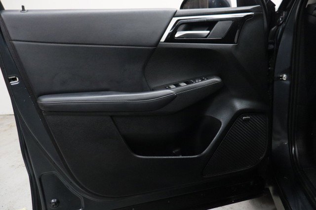 Used 2025 Mitsubishi Outlander SE FWD image 18