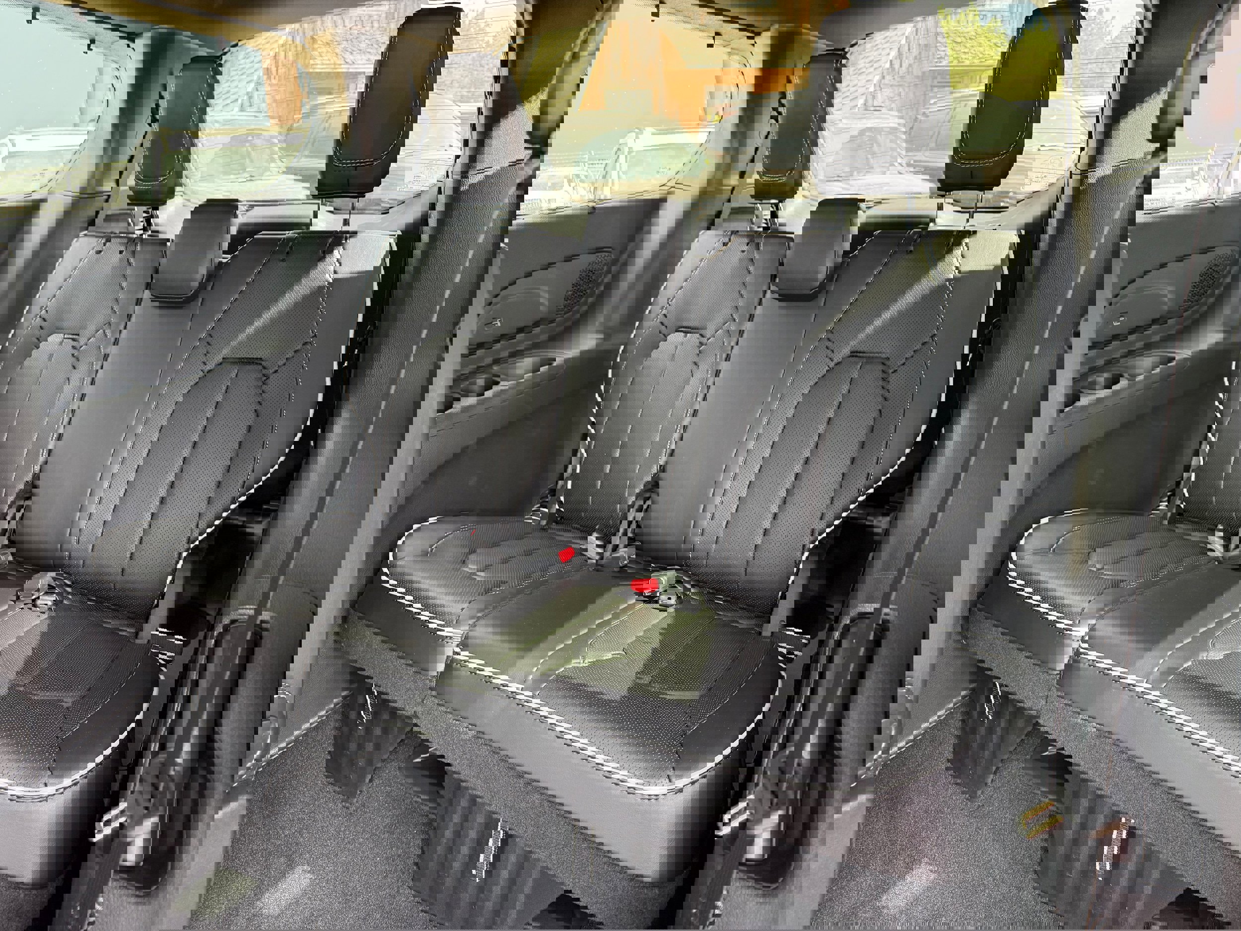 New 2026 Chrysler Pacifica Limited w/ Uconnect Theater Family Group image 14