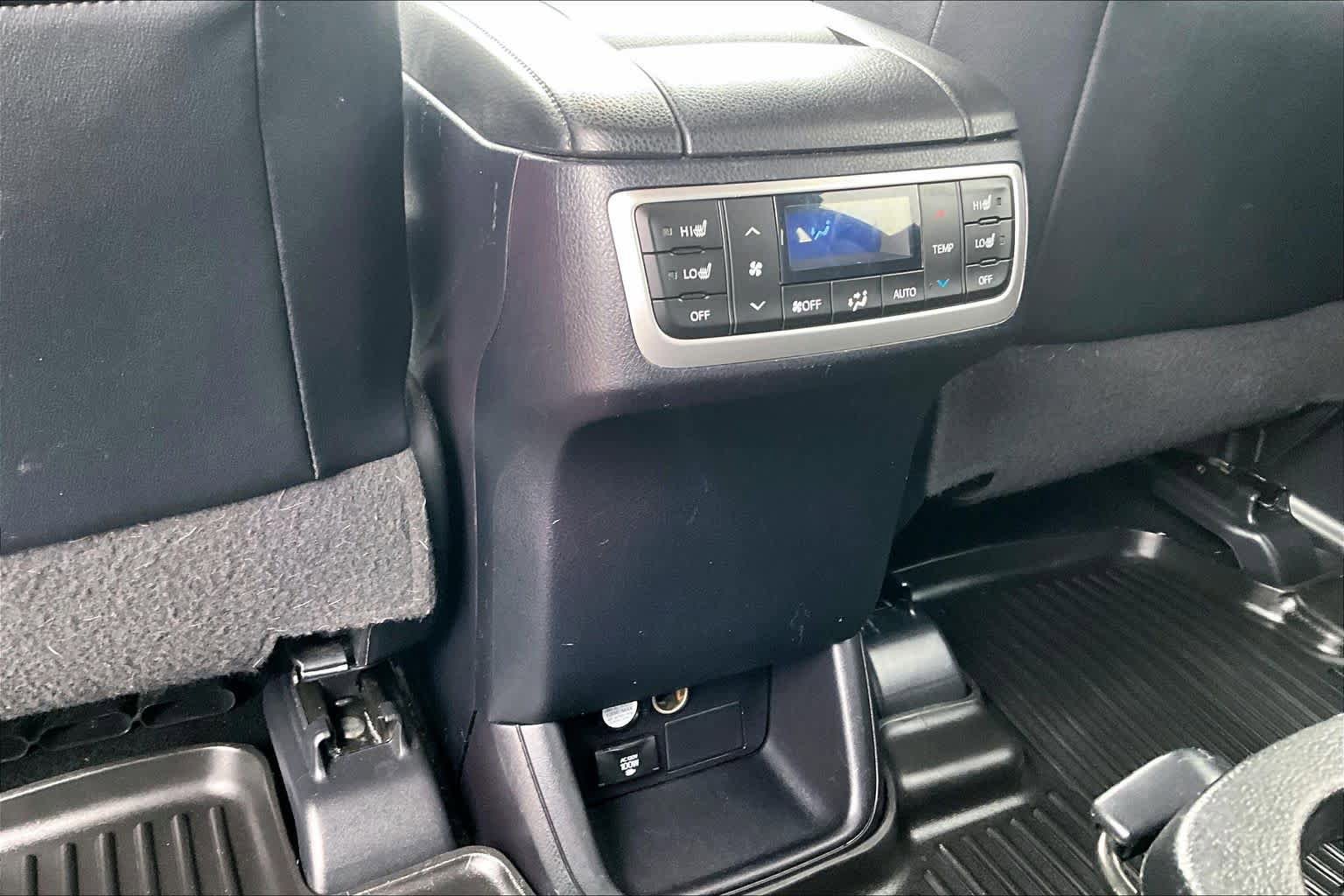 Used 2014 Toyota Highlander Limited Platinum AWD/4WD image 35