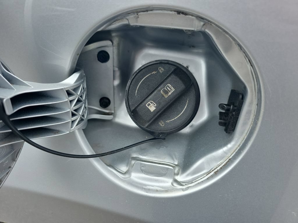 Used 2016 Hyundai Elantra Value Edition FWD image 14