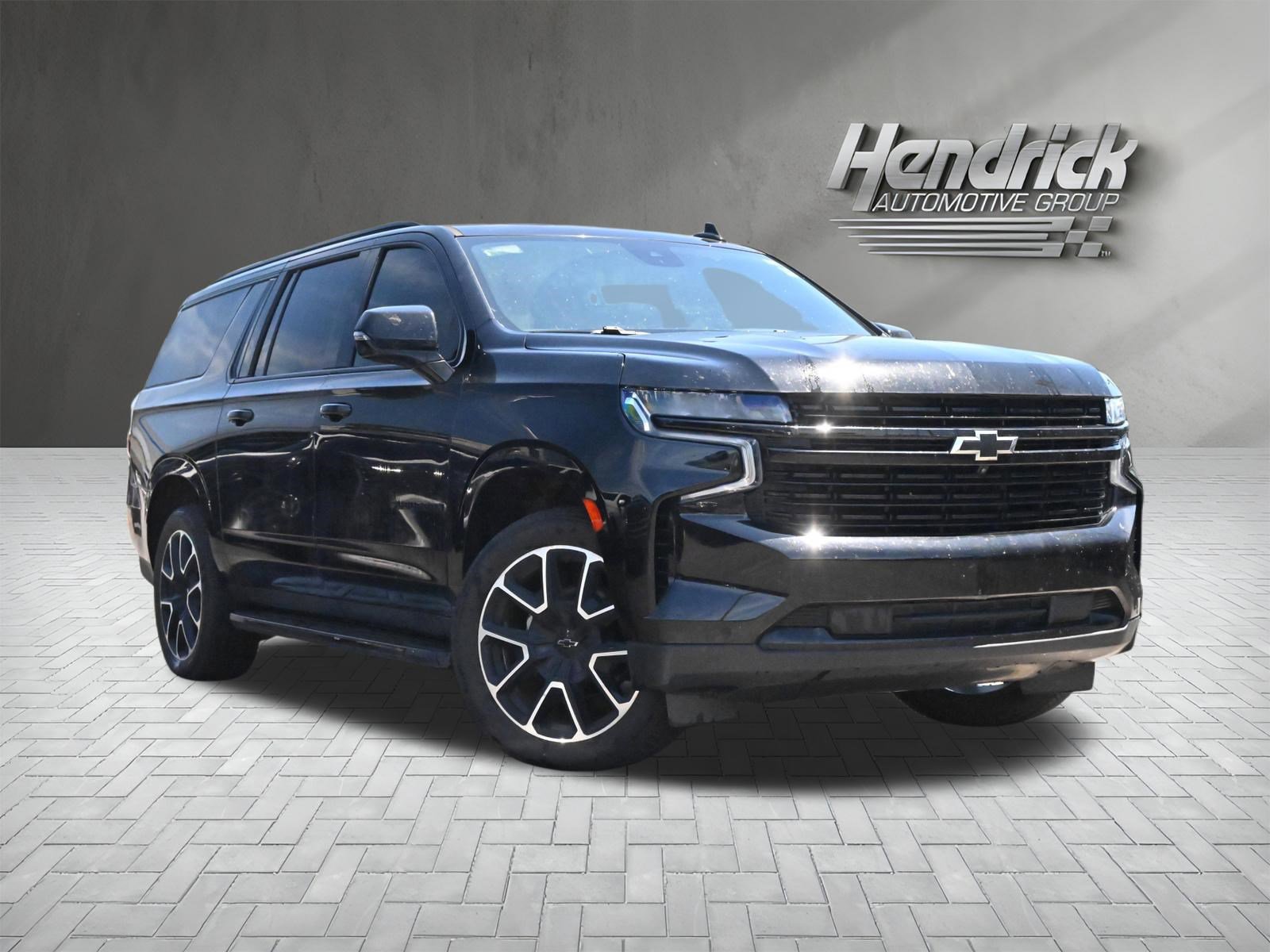 Used 2023 Chevrolet Suburban RST w/ Luxury Package AWD/4WD image 2