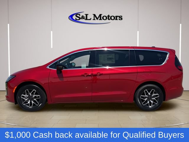 New 2027 Chrysler Pacifica Limited FWD image 7