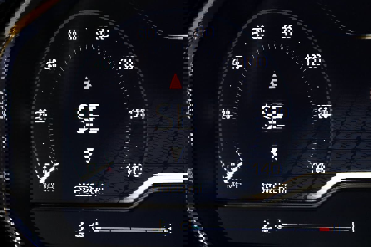 Used 2025 GMC Sierra 3500 SLT w/ SLT Premium Package image 52