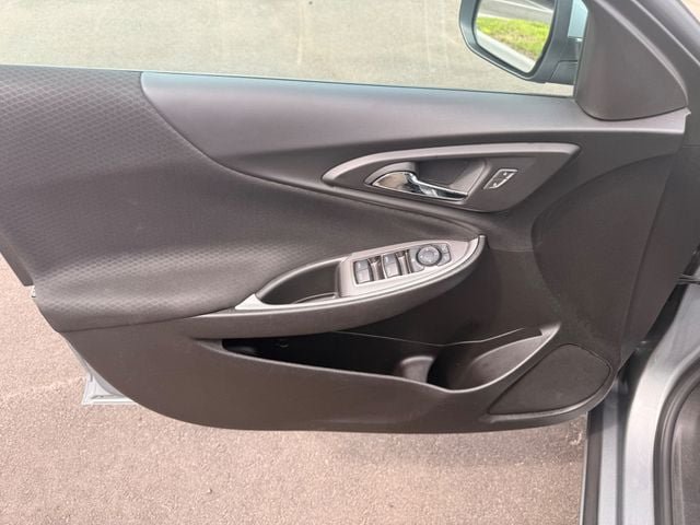 Used 2025 Chevrolet Malibu LT FWD image 5