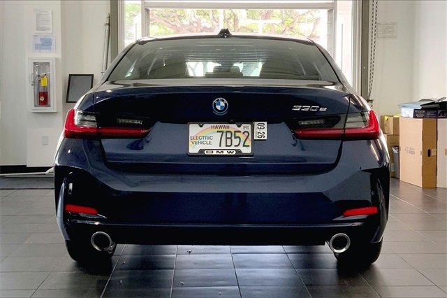 Used 2023 BMW 330e w/ Premium Package image 4