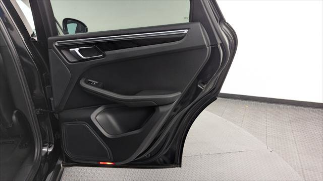 Used 2018 Porsche Macan Sport Edition image 21