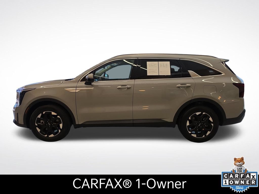 Certified 2025 Kia Sorento S FWD image 2