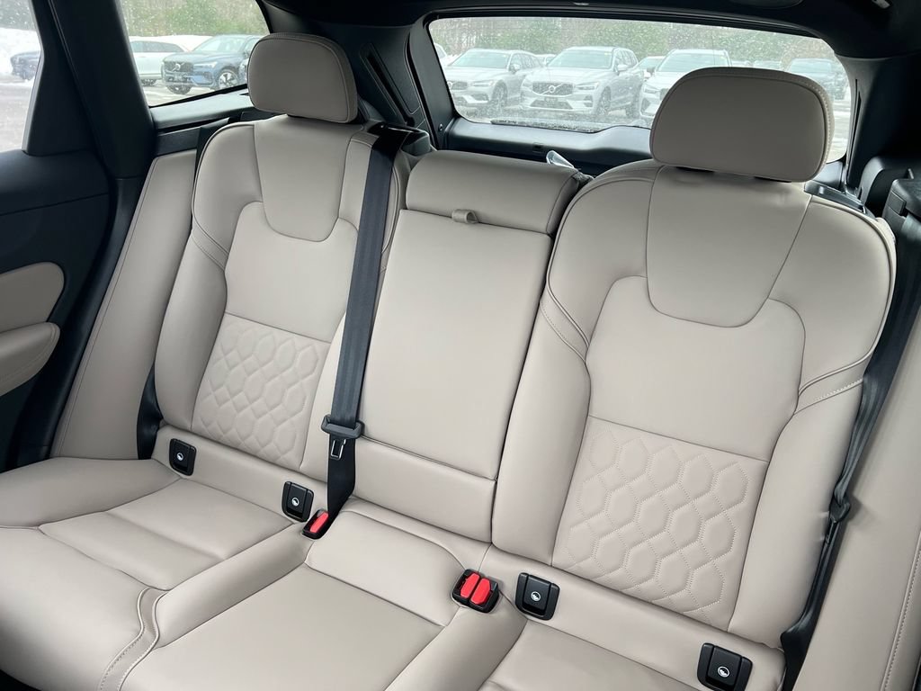 New 2026 Volvo XC60 B5 Plus w/ Protection Package Premier AWD/4WD image 20