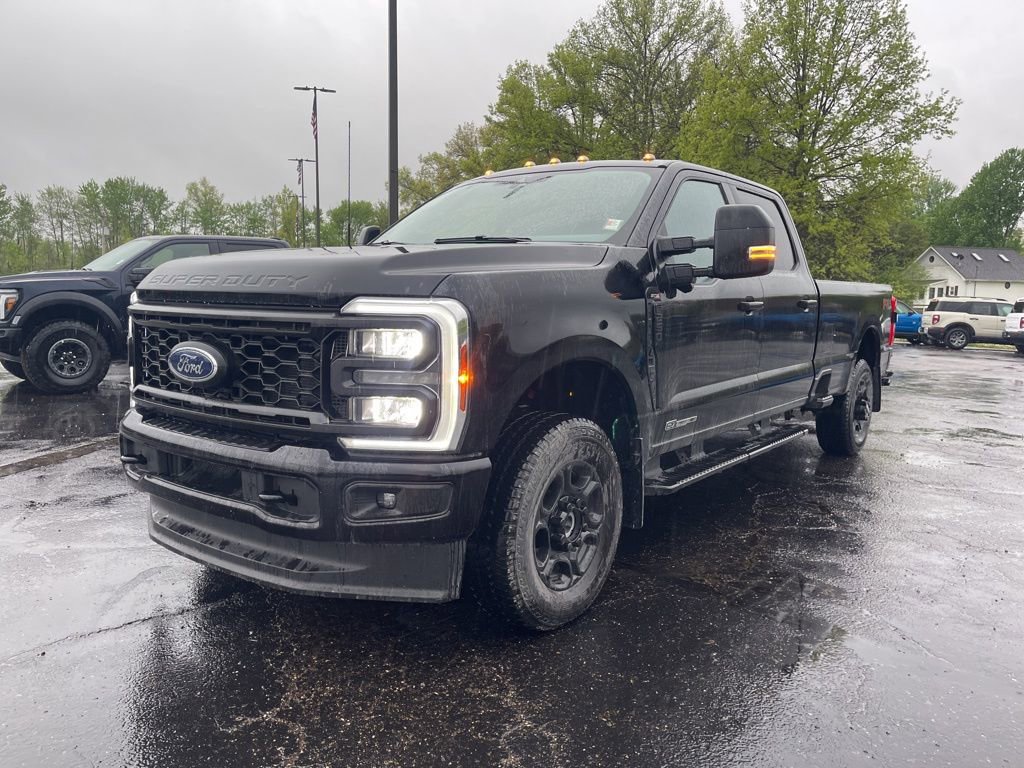 Used 2025 Ford F250 XL w/ STX Appearance Package image 2