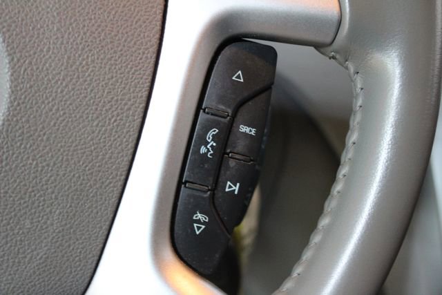 Used 2012 Chevrolet Traverse LS FWD image 17