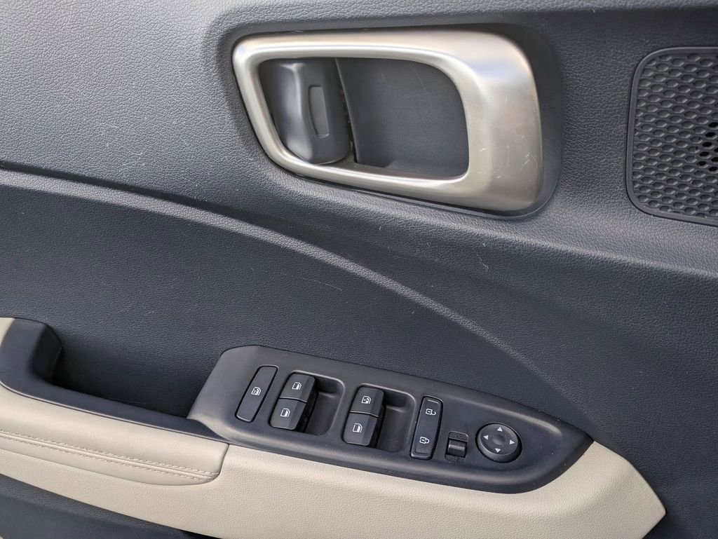 Certified 2021 Hyundai Venue image 10